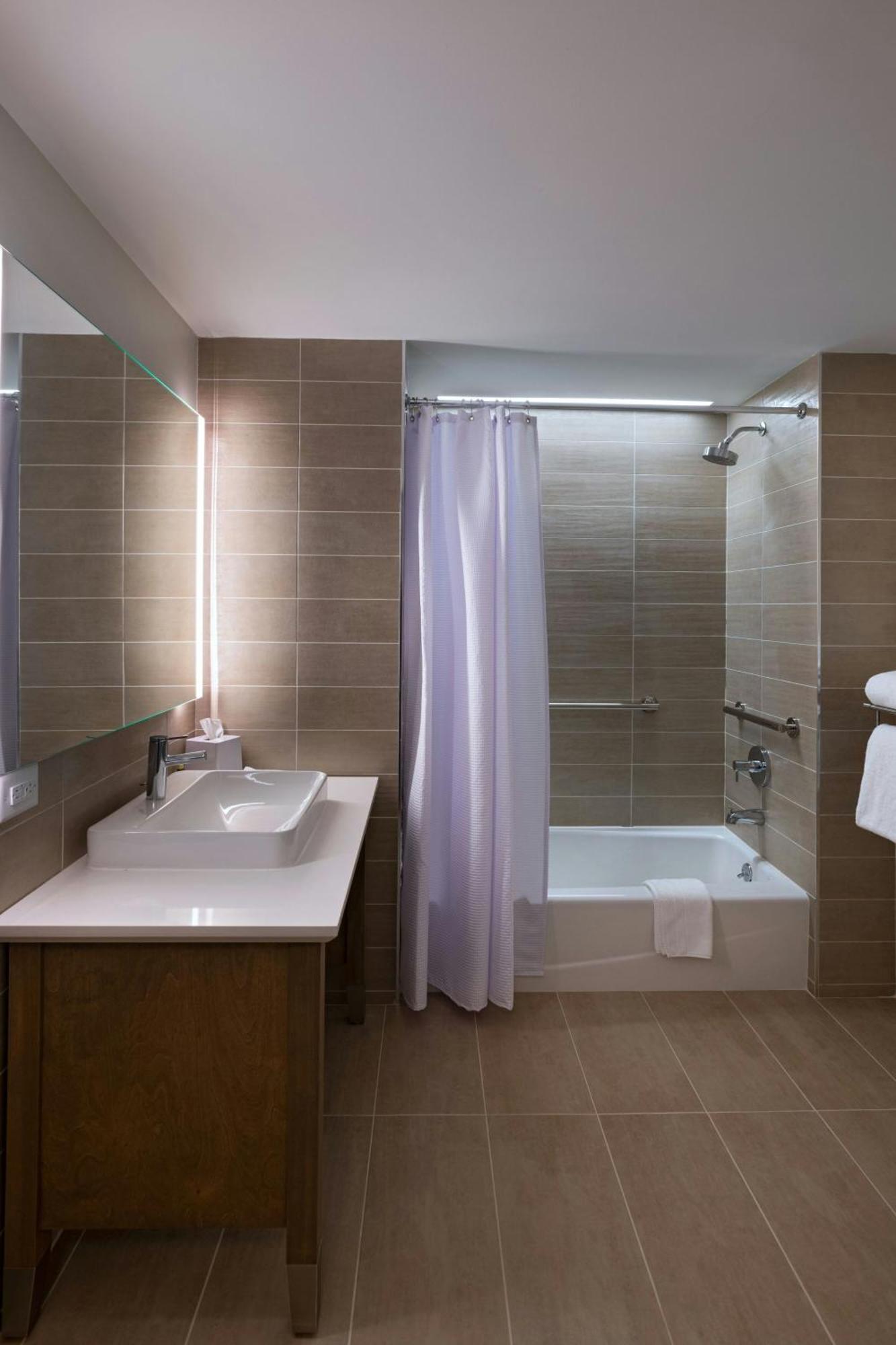 Element Hotel Spring Valley